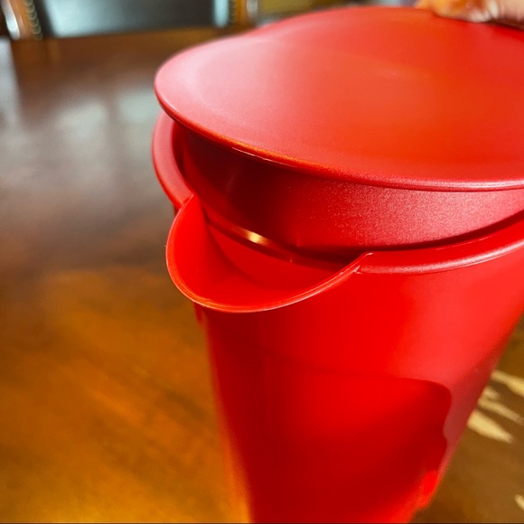 Tupperware Impressions Pitchers (2) 1 gallon - Picture 3 of 5